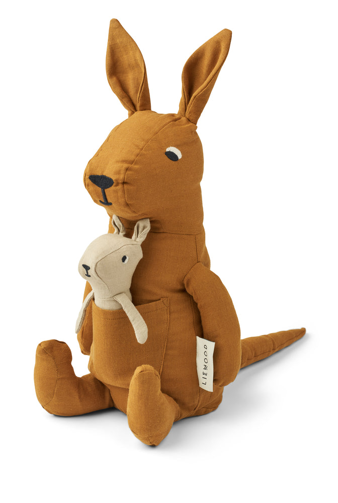 Liewood sevimli oyuncak kanguru LW17535 1370 altın karamel