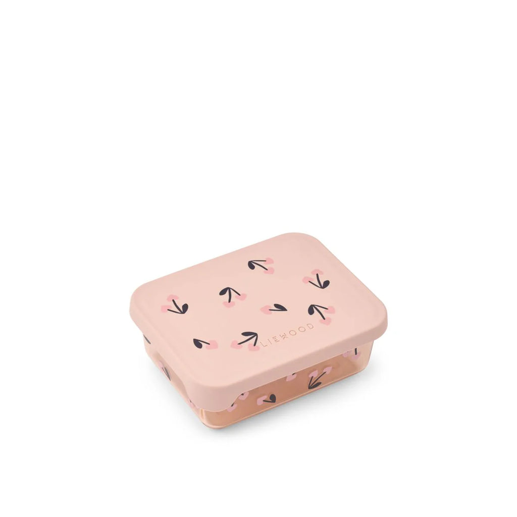 Liewood_Lunchbox_Ako_Tritan_Cherry_heart_Rosey_LW19689_2785