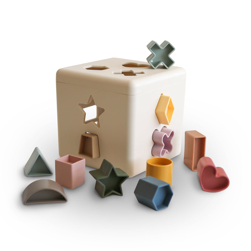 Mushie Steckspiel mit Formen 249000 Shape Sorting Box